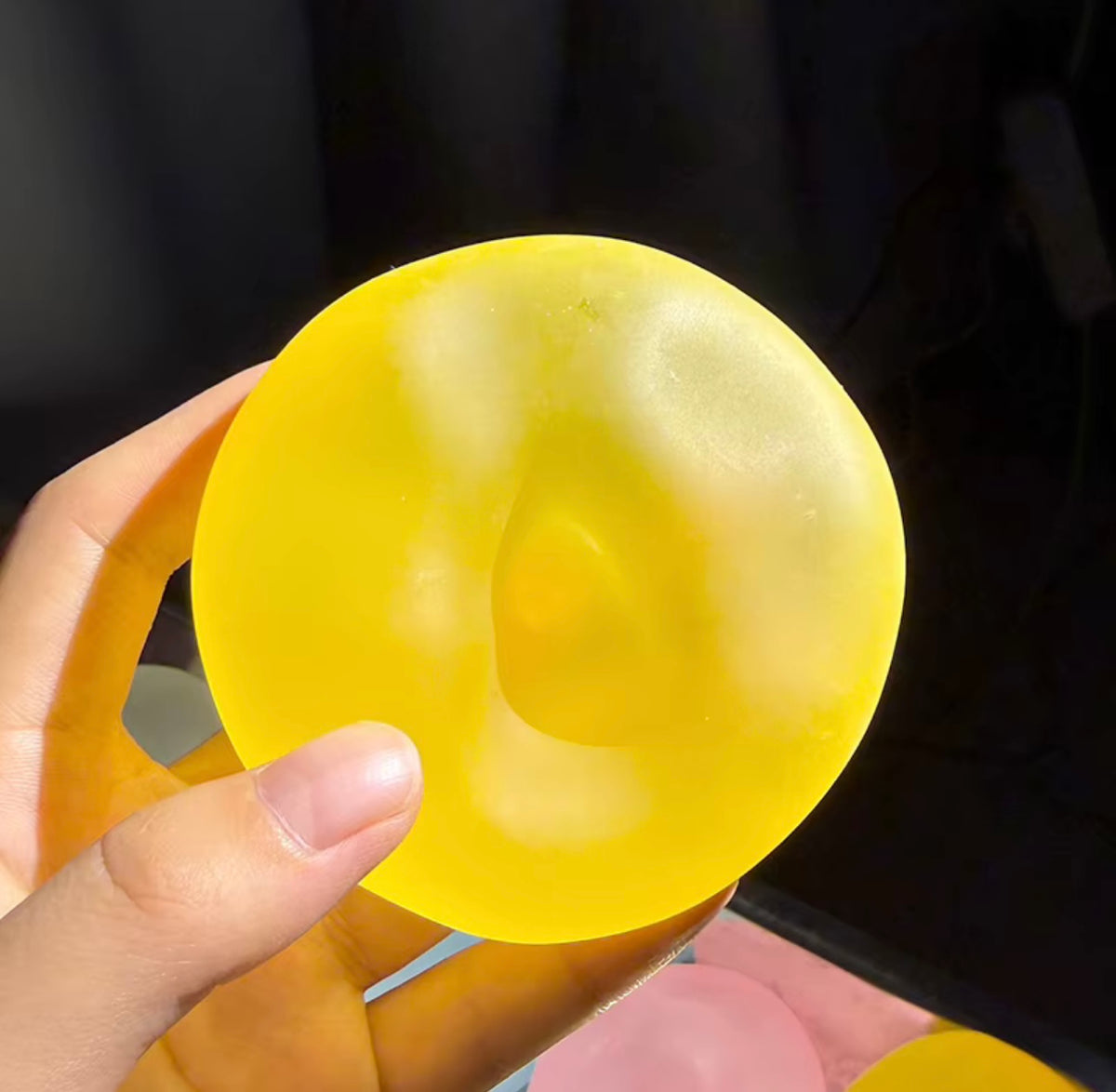 Non-sticky coconut oil style ball matte non-rebounding squishy