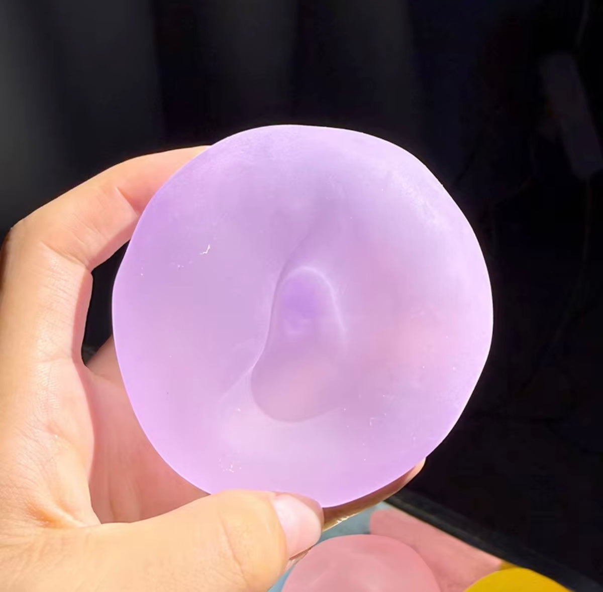 Non-sticky coconut oil style ball matte non-rebounding squishy